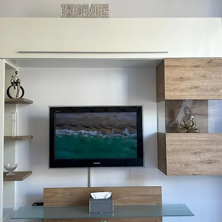 The Comfy Apartment-2 Bedroom, Near Shops, Restaurants & Bus Stop * St. Paul's Bay