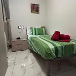 The Comfy Apartment-2 Bedroom, Near Shops, Restaurants & Bus Stop * St. Paul's Bay