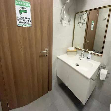 The Comfy Apartment-2 Bedroom, Near Shops, Restaurants & Bus Stop 公寓